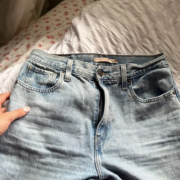 LEVI JEANS LOOSE AND HIGH RISE - Picture 3 of 4